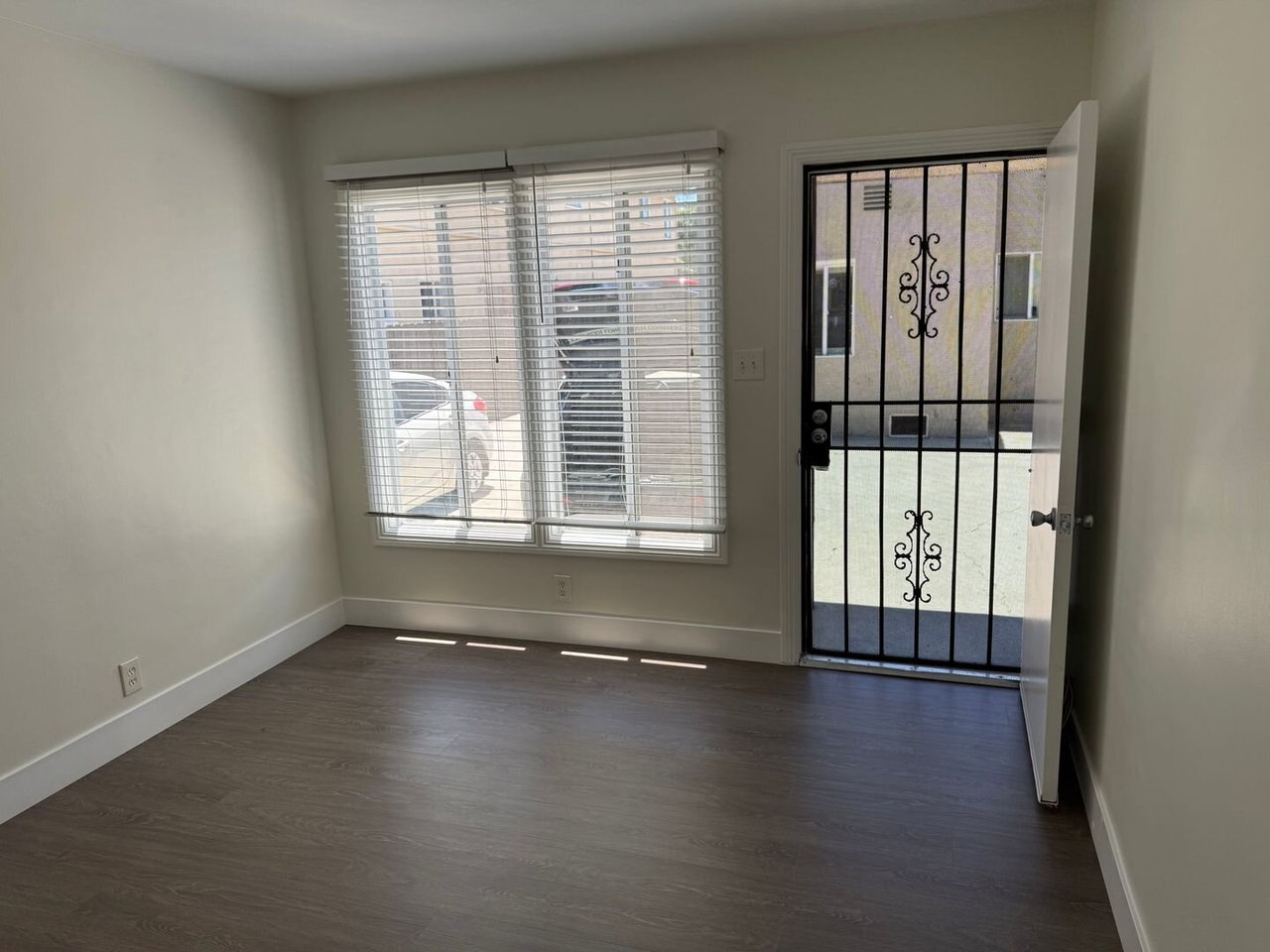 9855 1/2 ARKANSAS ST APT D BELLFLOWER, CA 90706