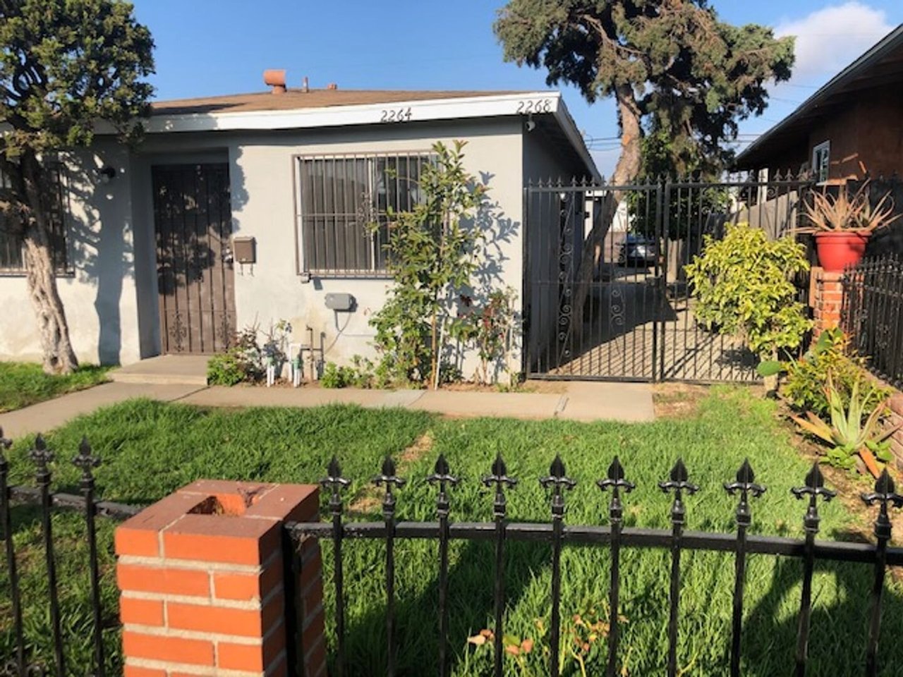 2268 MYRTLE AVE LONG BEACH, CA 90806