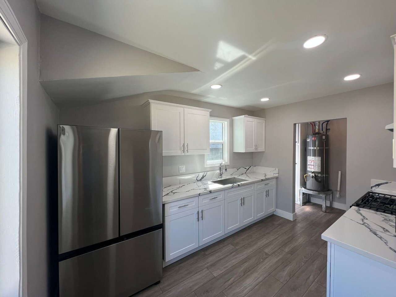 13717 1/2  YUKON AVE HAWTHORNE, CA 90250