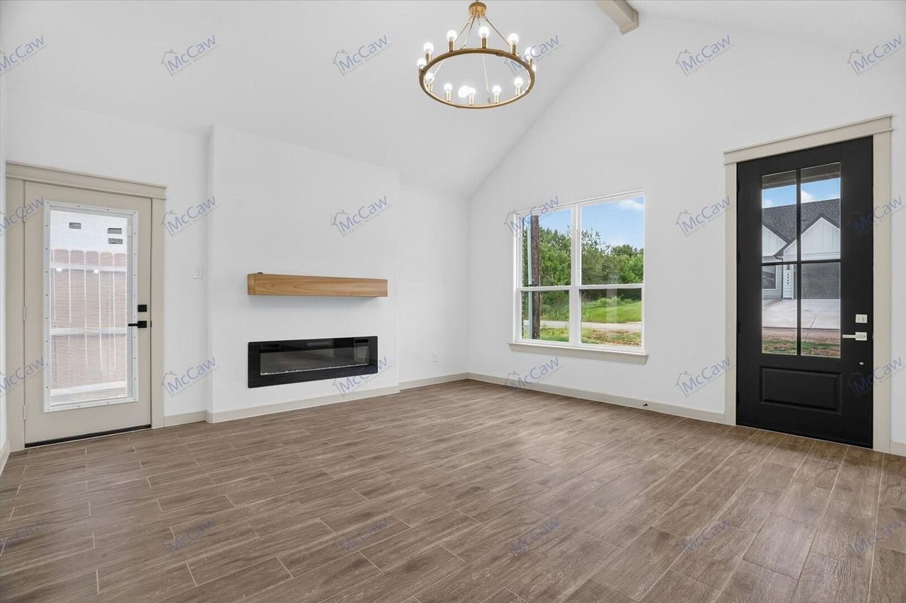 5849 Black Pine Cir. Granbury, 76048