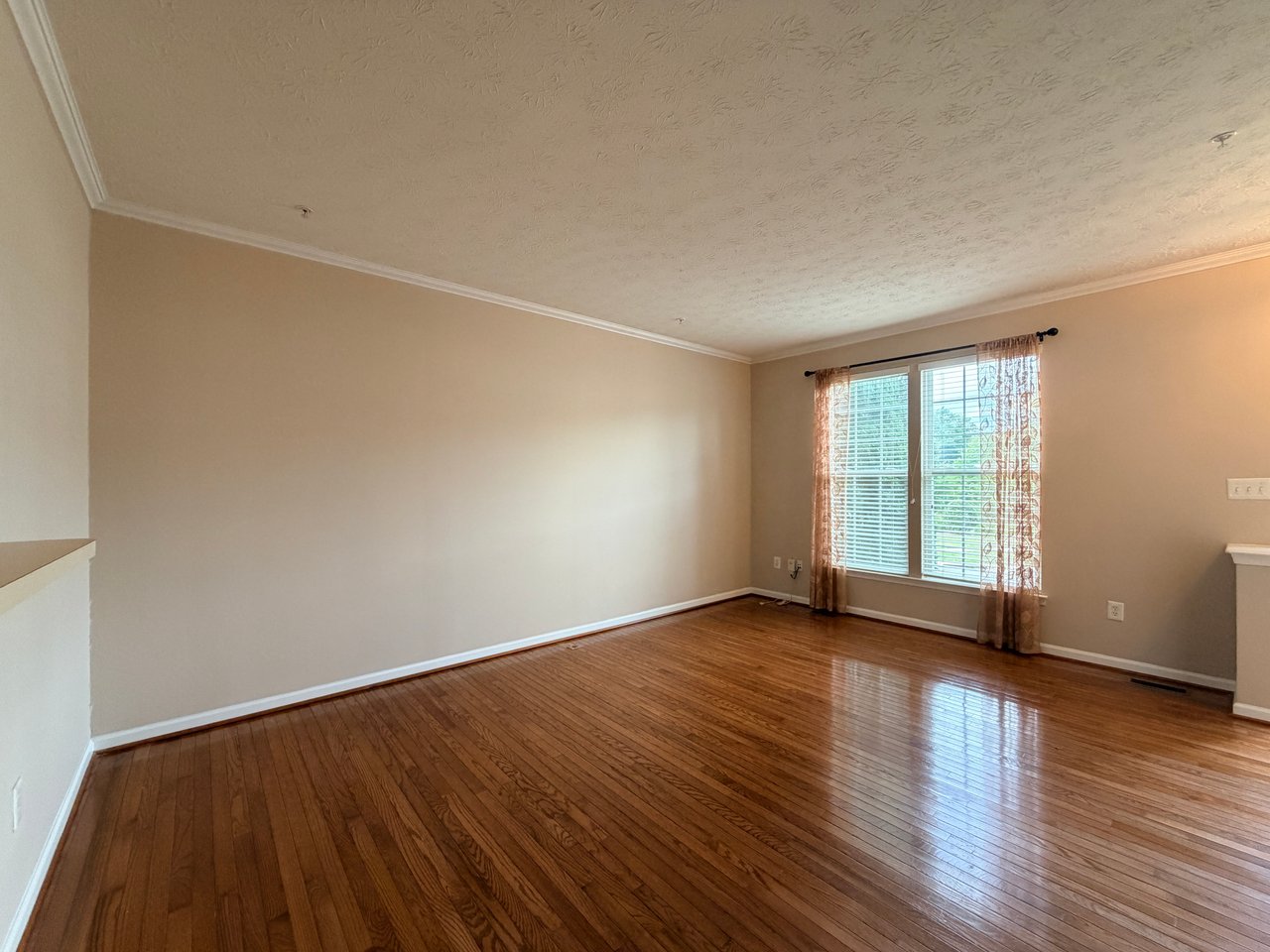2805 Settlers View Dr