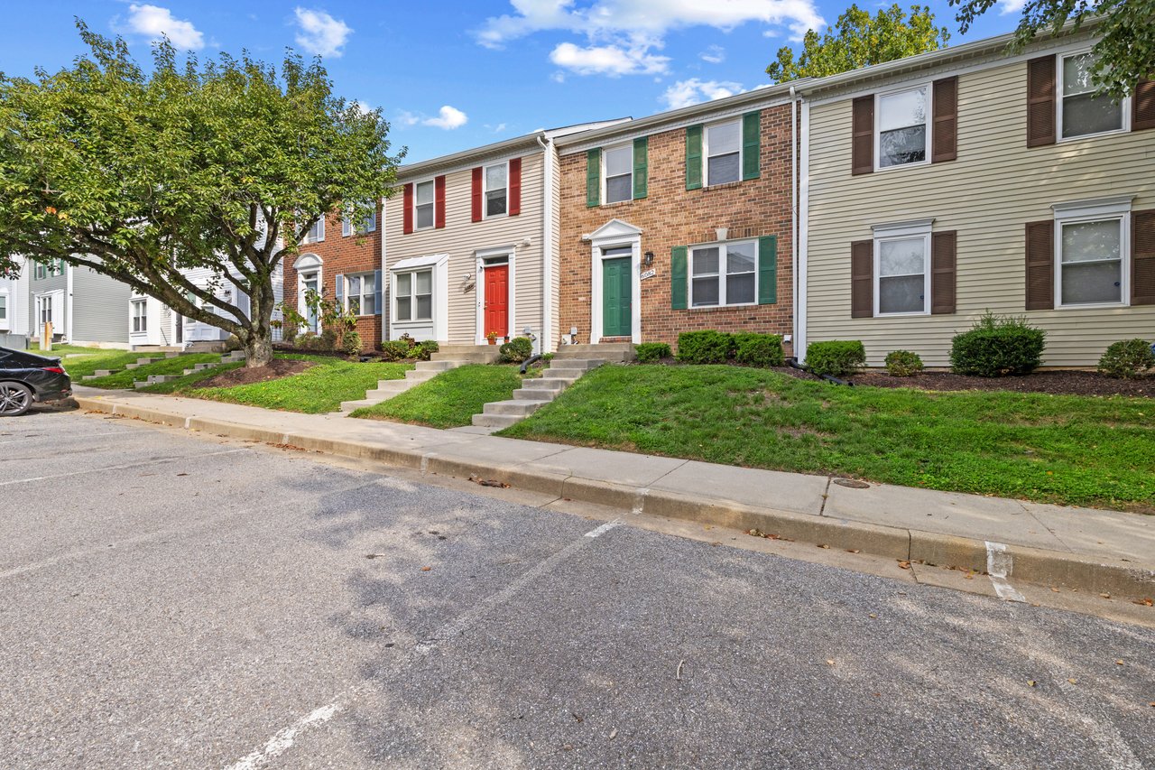 6082 Majors Lane