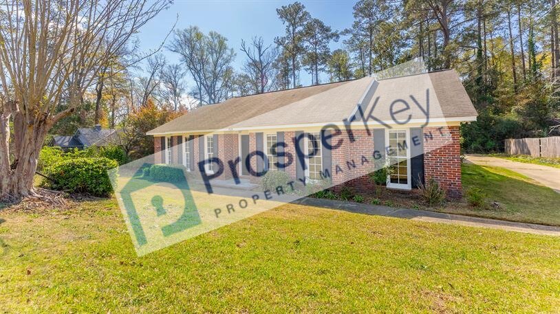 4924 Roxbury Dr