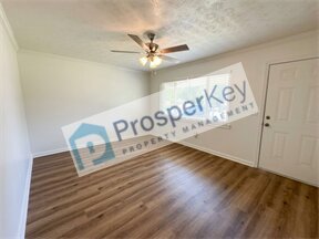 962 Farwell Dr