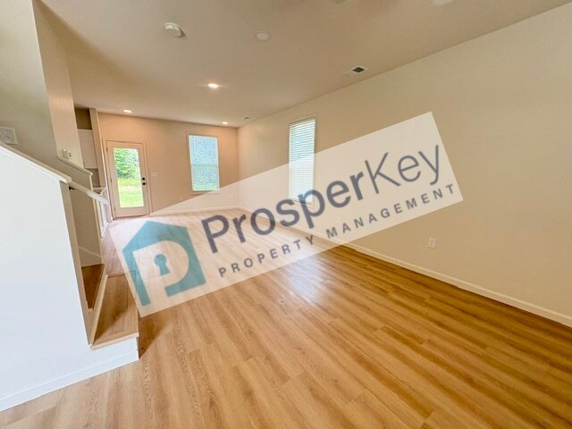 215 W Chappell