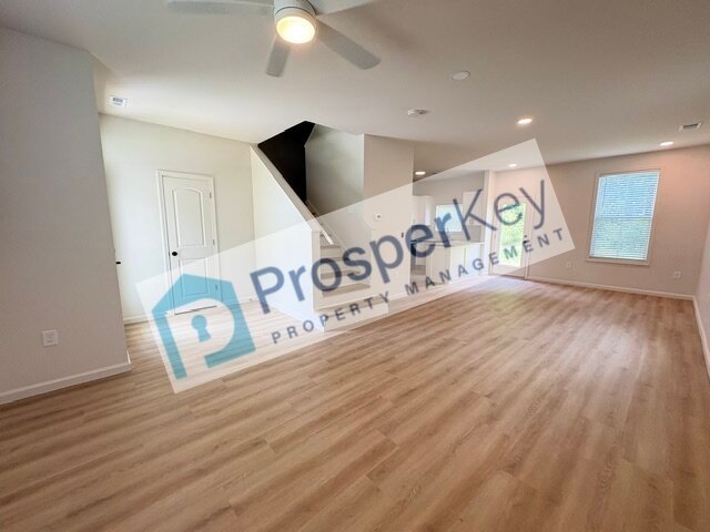 215 W Chappell