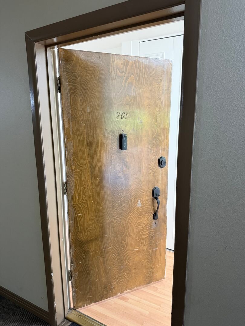 372 CARROLL PARK E #201 LONG BEACH, CA 90814