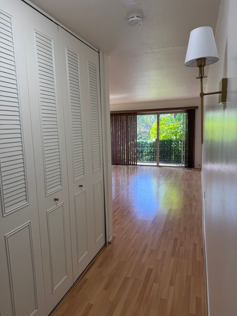 372 CARROLL PARK E #201 LONG BEACH, CA 90814