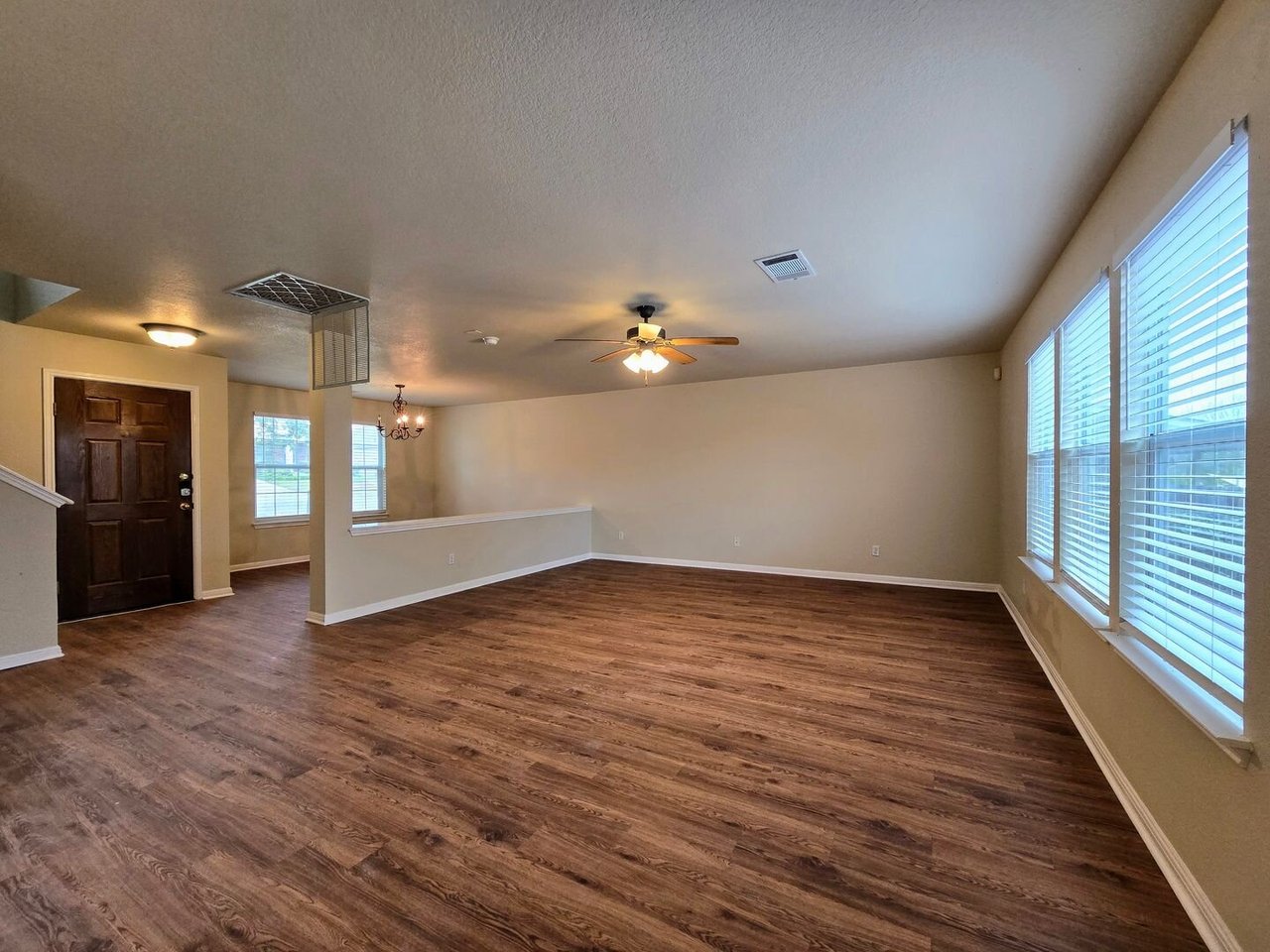 137 Hidden Fawn Cibolo, TX 78108