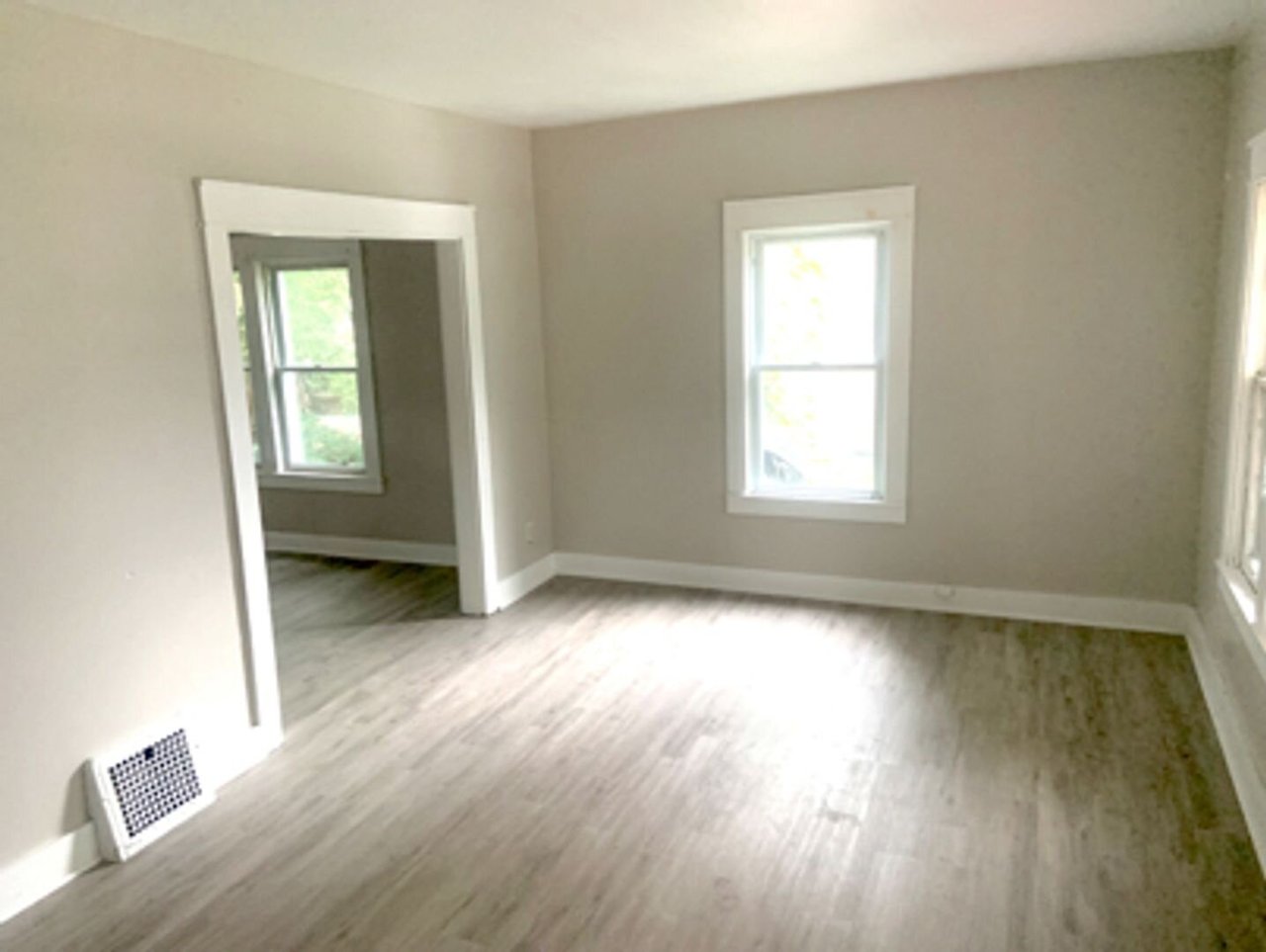 1178 Pondview Ave Akron, OH 44305