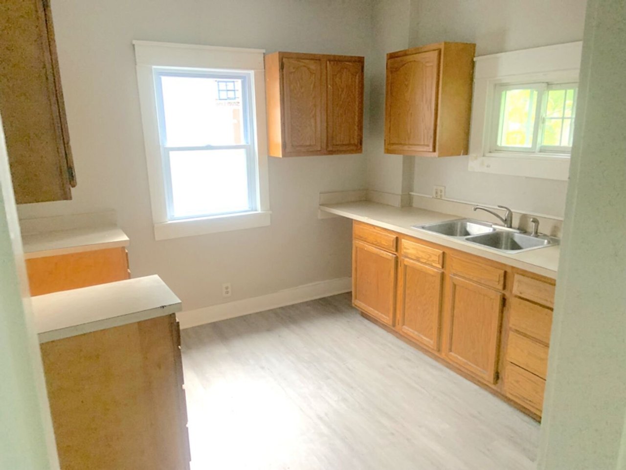 1178 Pondview Ave Akron, OH 44305