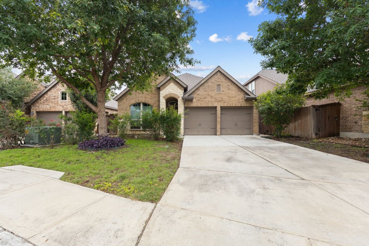 8710 White Crown San Antonio, TX 78254