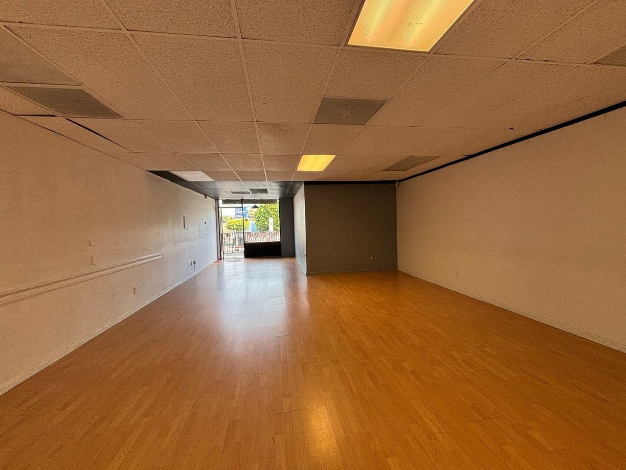1727 N Vermont Ave , #211 Los Angeles, CA 90027