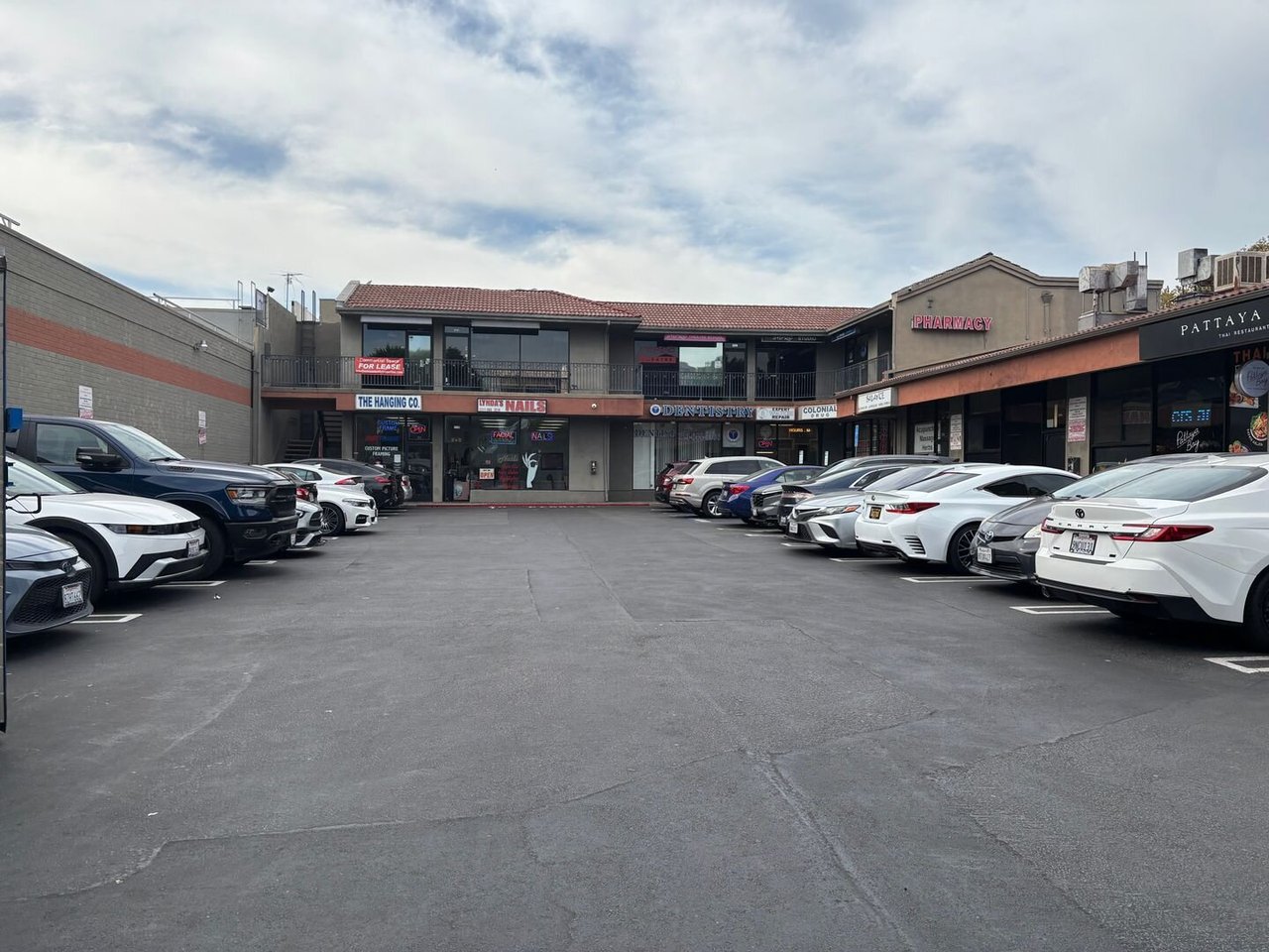 1727 N Vermont Ave , #211 Los Angeles, CA 90027