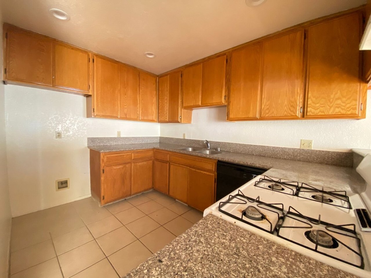 10318 Commerce Ave #3 Tujunga, CA 91042