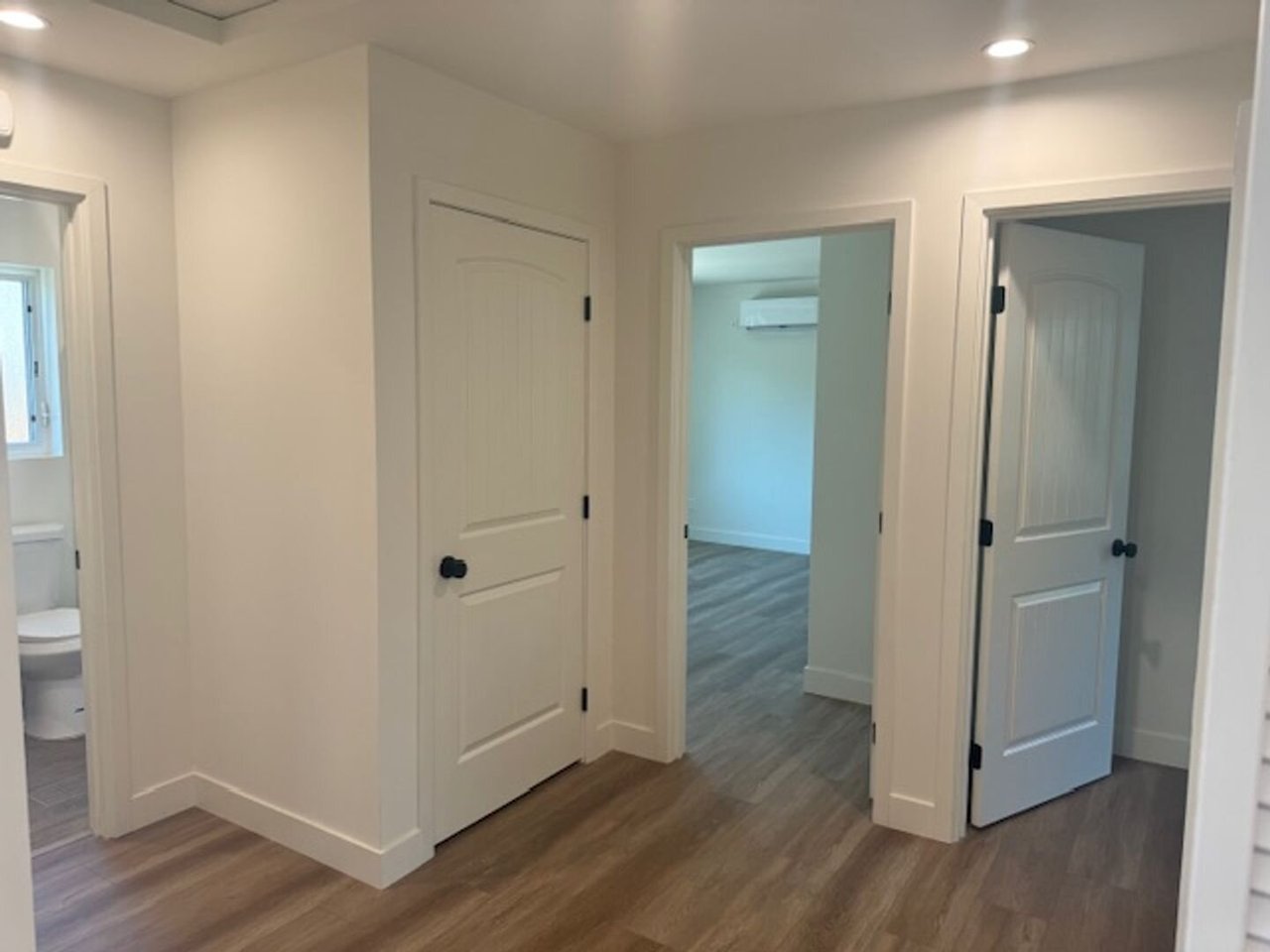 10003 Foothill Blvd Lake View Terrace, CA 91342