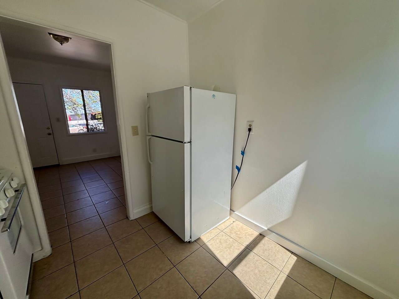 10156 1/4 Helendale Ave Tujunga, CA 91042