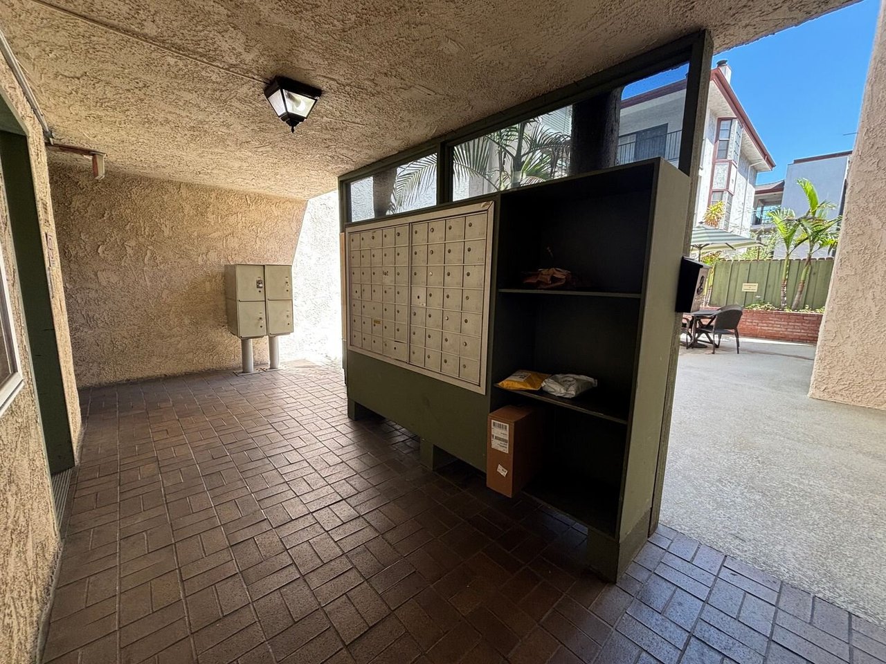 409 Burchett St #104 Glendale, CA 91203