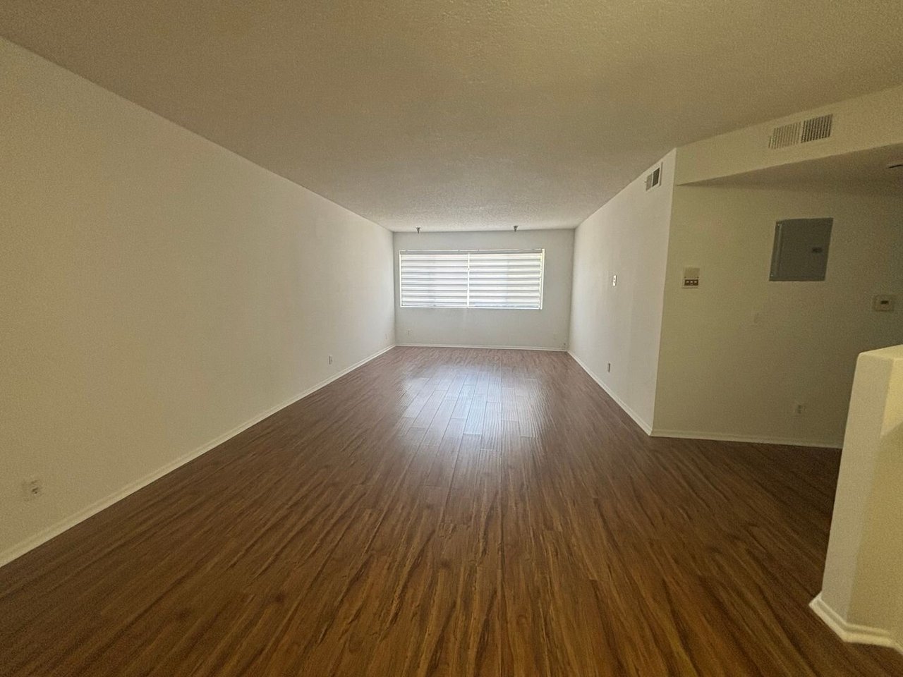 10241 Commerce Ave #5 Tujunga, CA 91042