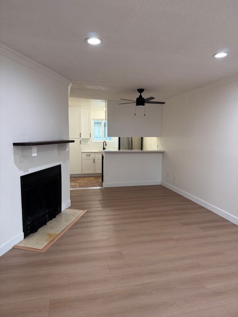 10635 Sherman Grove #18 Sunland, CA 91040