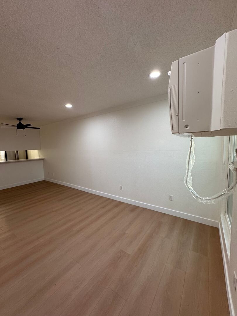 10635 Sherman Grove #18 Sunland, CA 91040