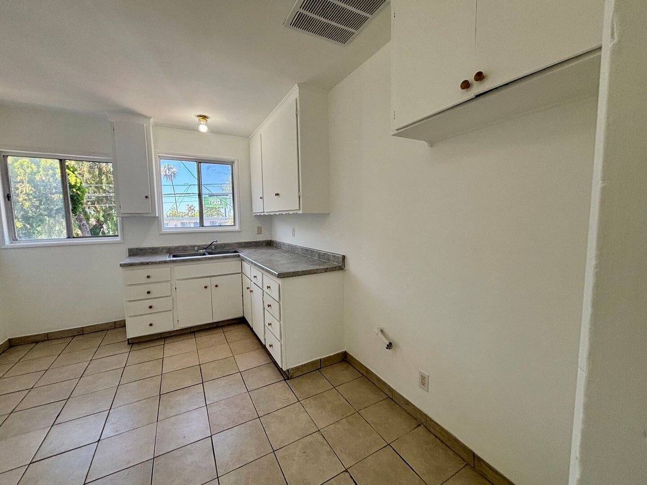 13226 Maclay St #5 San Fernando, CA 91340
