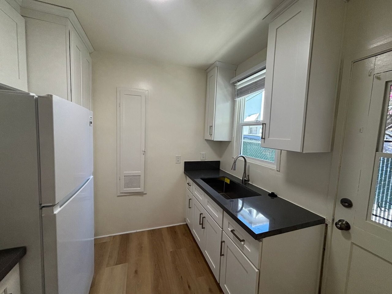 1153 Western Ave #C Glendale, CA 91201