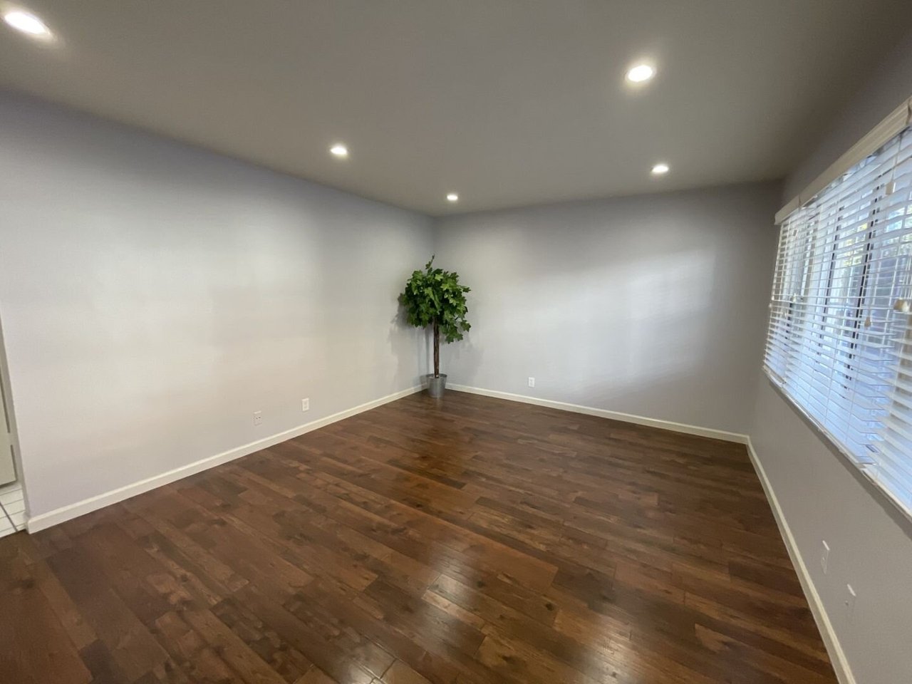 10814-10818 Blix St - 818-2 North Hollywood, CA 91602