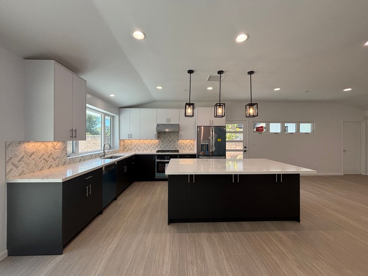 2230 Sherwood Place Glendale, CA 91206
