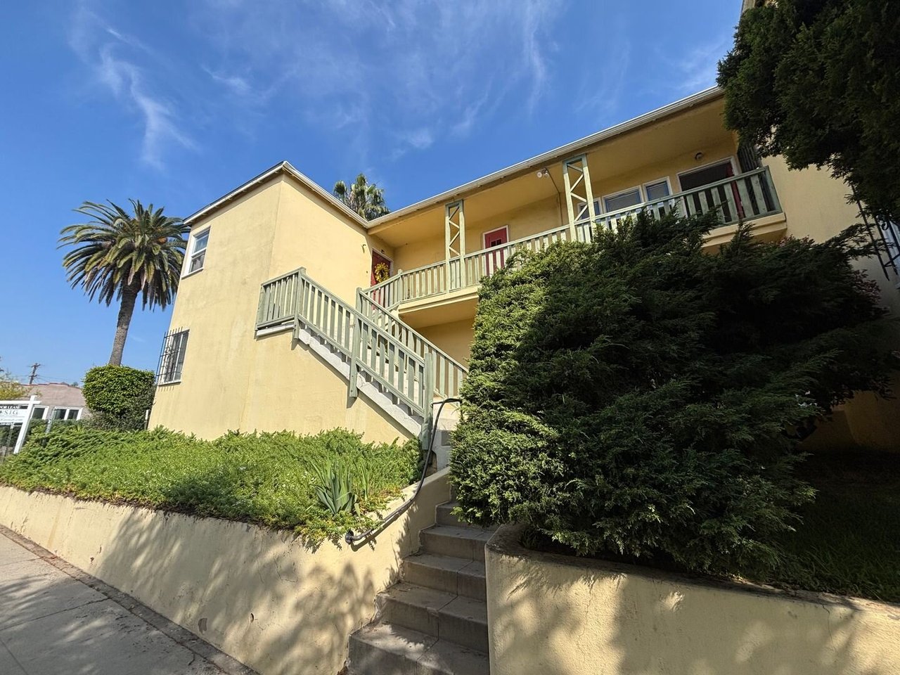 4373 Sunset Dr Los Angeles, CA 90027