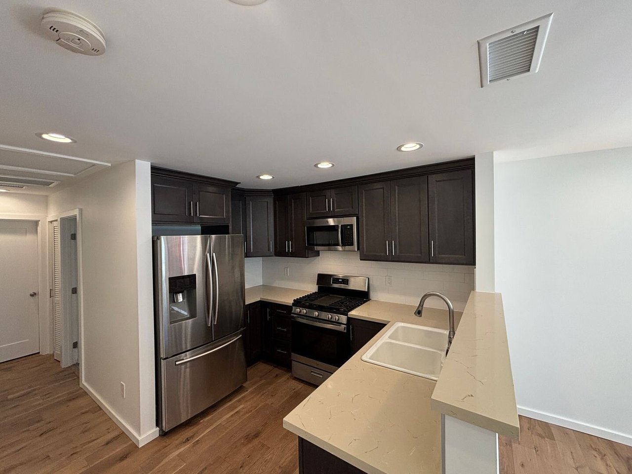 526 E Providencia Ave - 528 Burbank, CA 91501