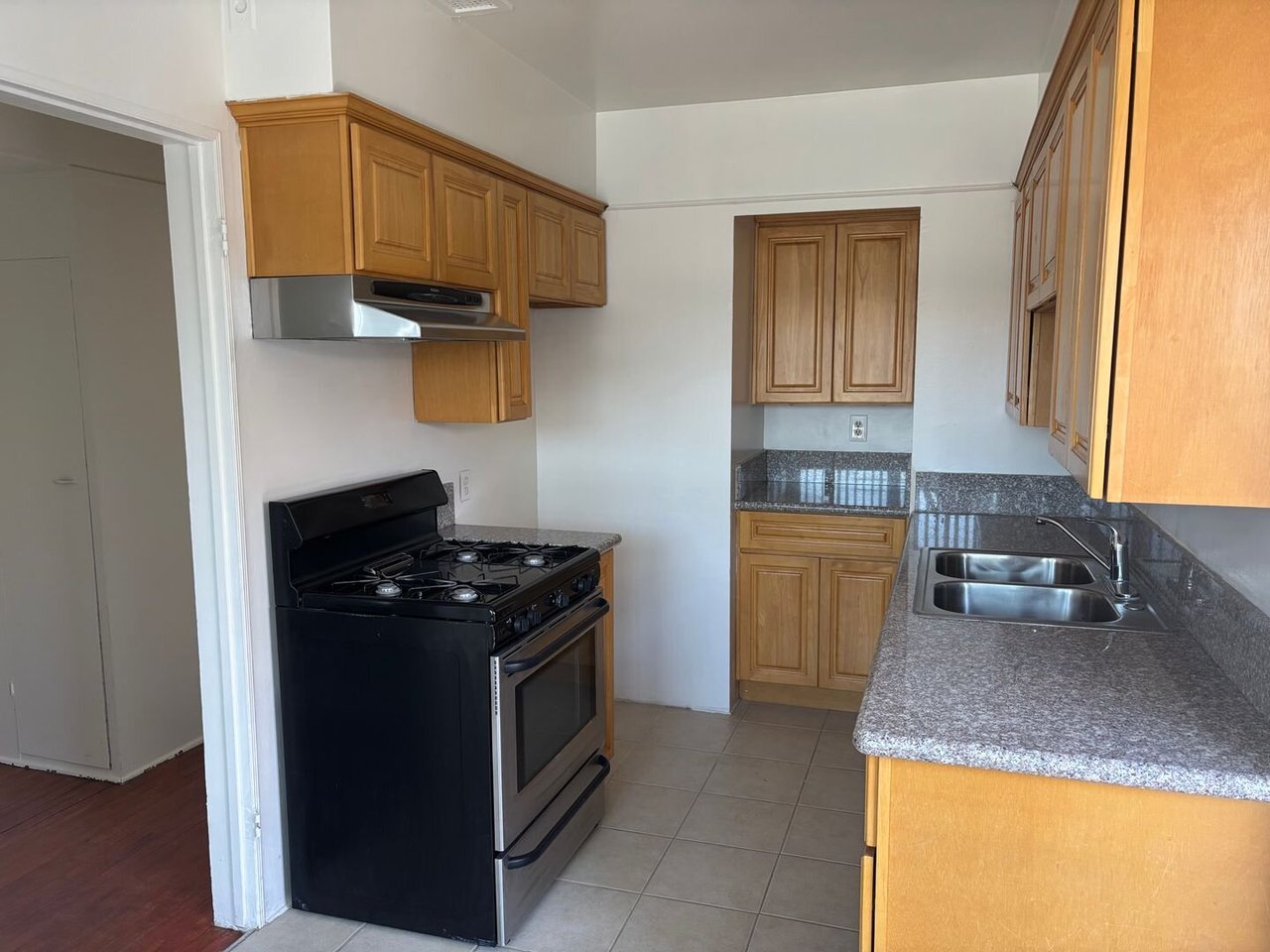 228  Maple St #D Glendale, CA 91205