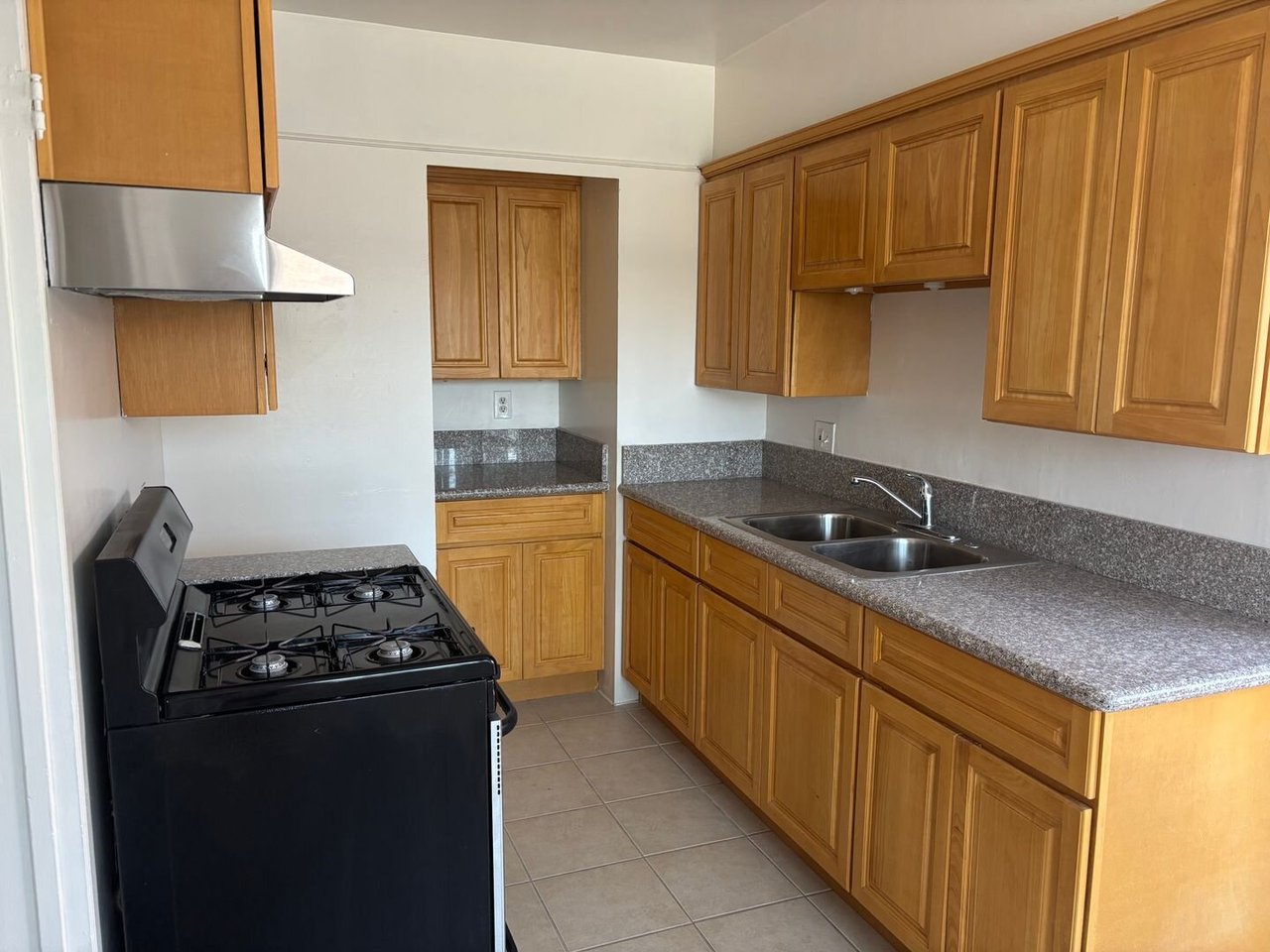 228  Maple St #D Glendale, CA 91205