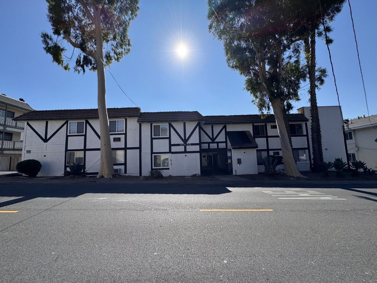 10635 Sherman Grove #8 Sunland, CA 91040