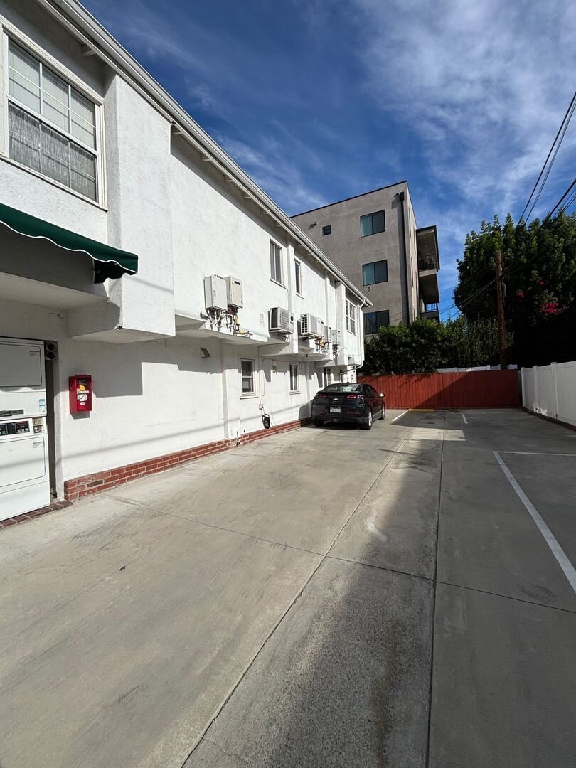 10814-10818 Blix St - 818-7 North Hollywood, CA 91602