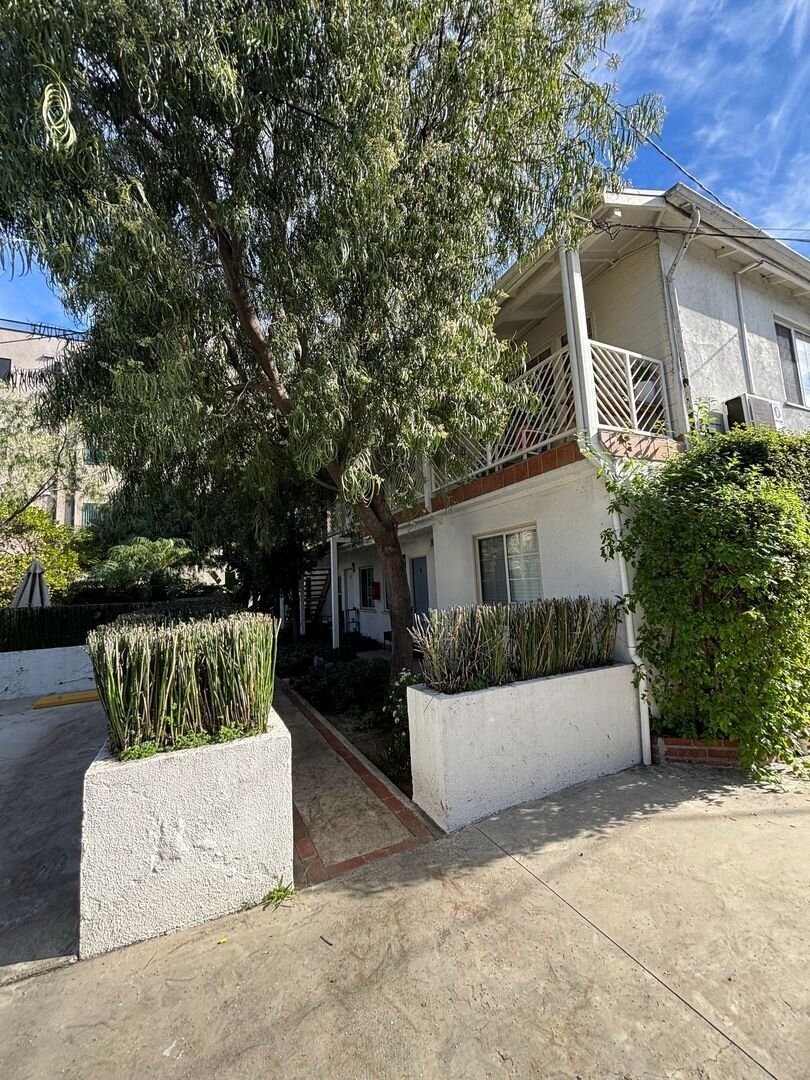 10814-10818 Blix St - 818-7 North Hollywood, CA 91602