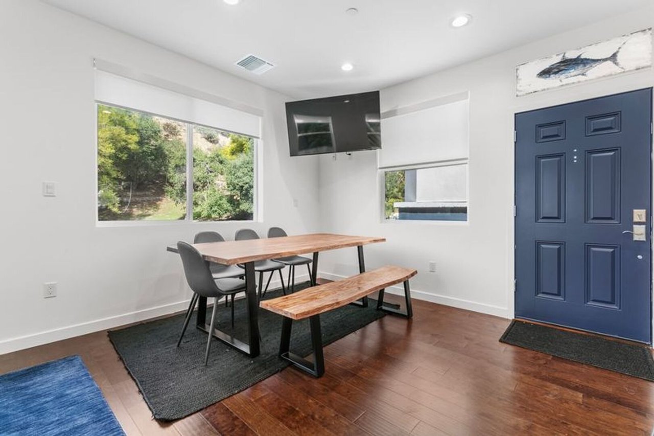 2748 Hollister Terrace Glendale, CA 91206