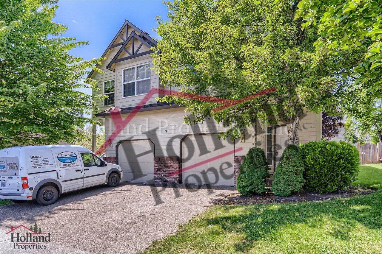 3133 NE 13th Place Hillsboro, OR 97124