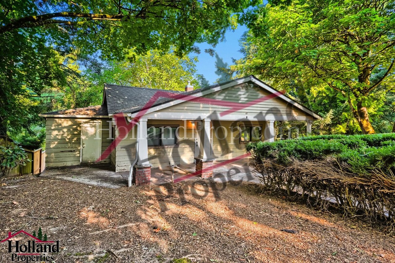 9601 SW 42nd Ave Portland, OR 97219