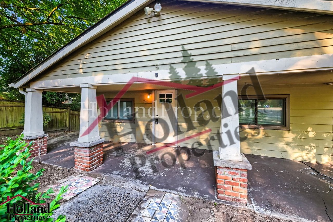 9601 SW 42nd Ave Portland, OR 97219