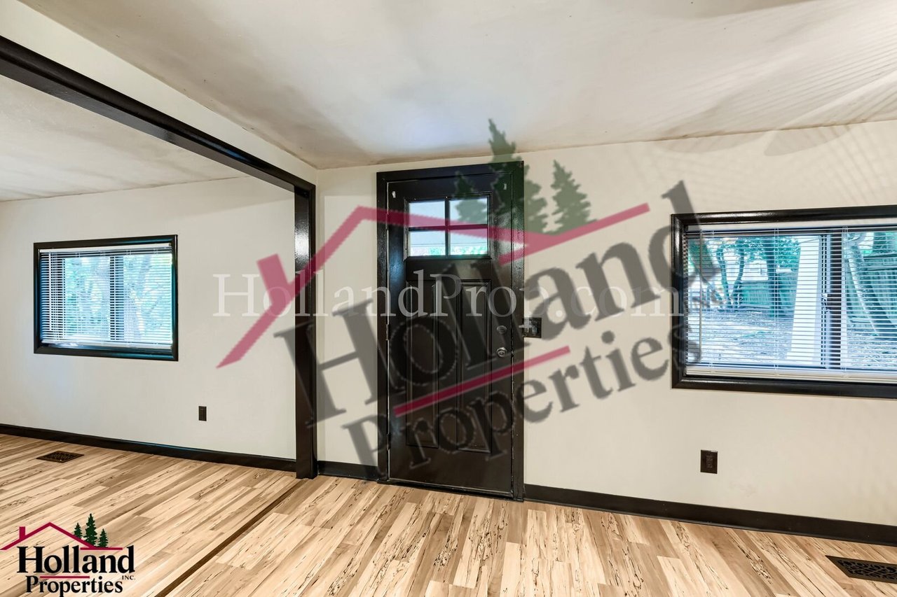 9601 SW 42nd Ave Portland, OR 97219