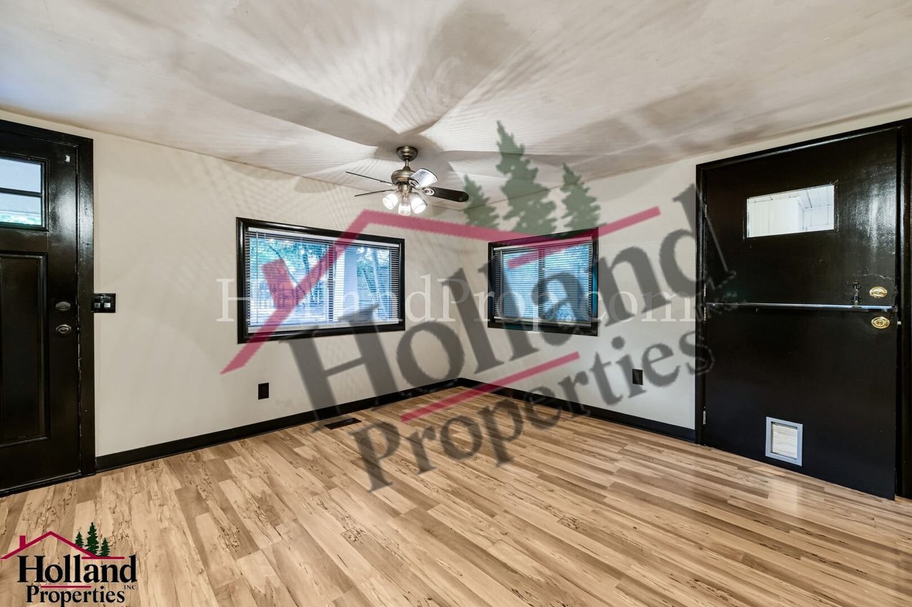 9601 SW 42nd Ave Portland, OR 97219
