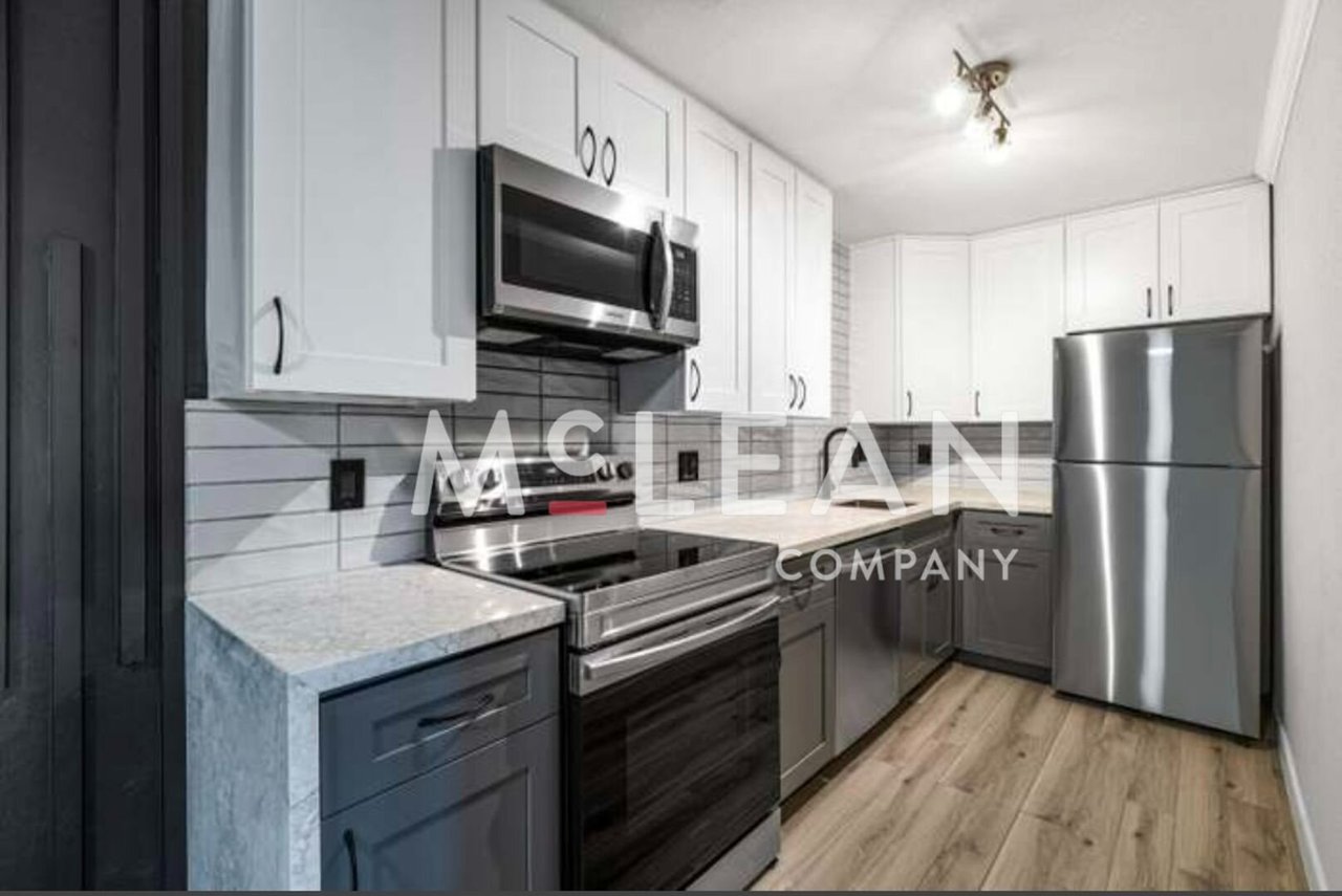 2809 N Los Felices Cir East, G212