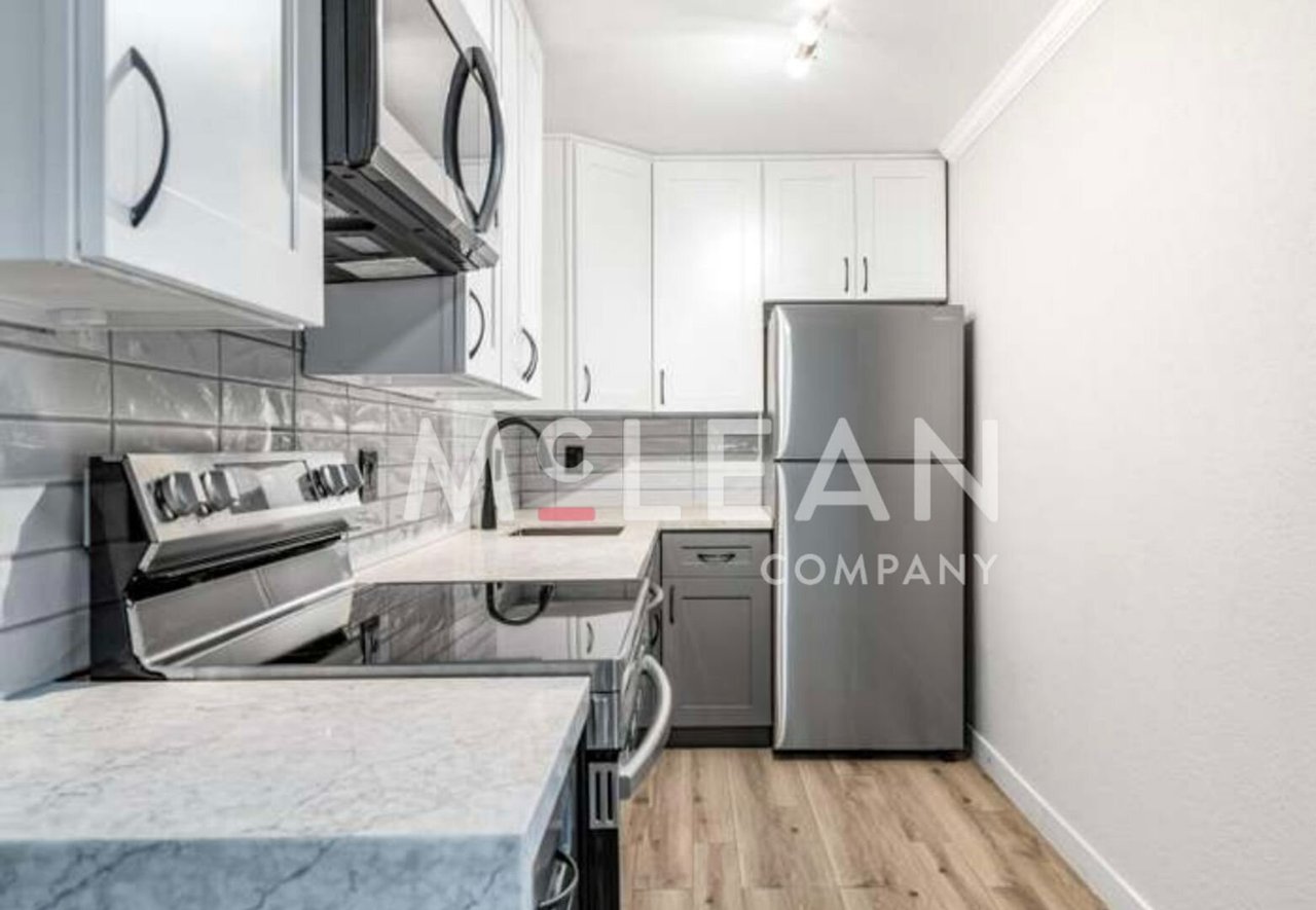 2809 N Los Felices Cir East, G212