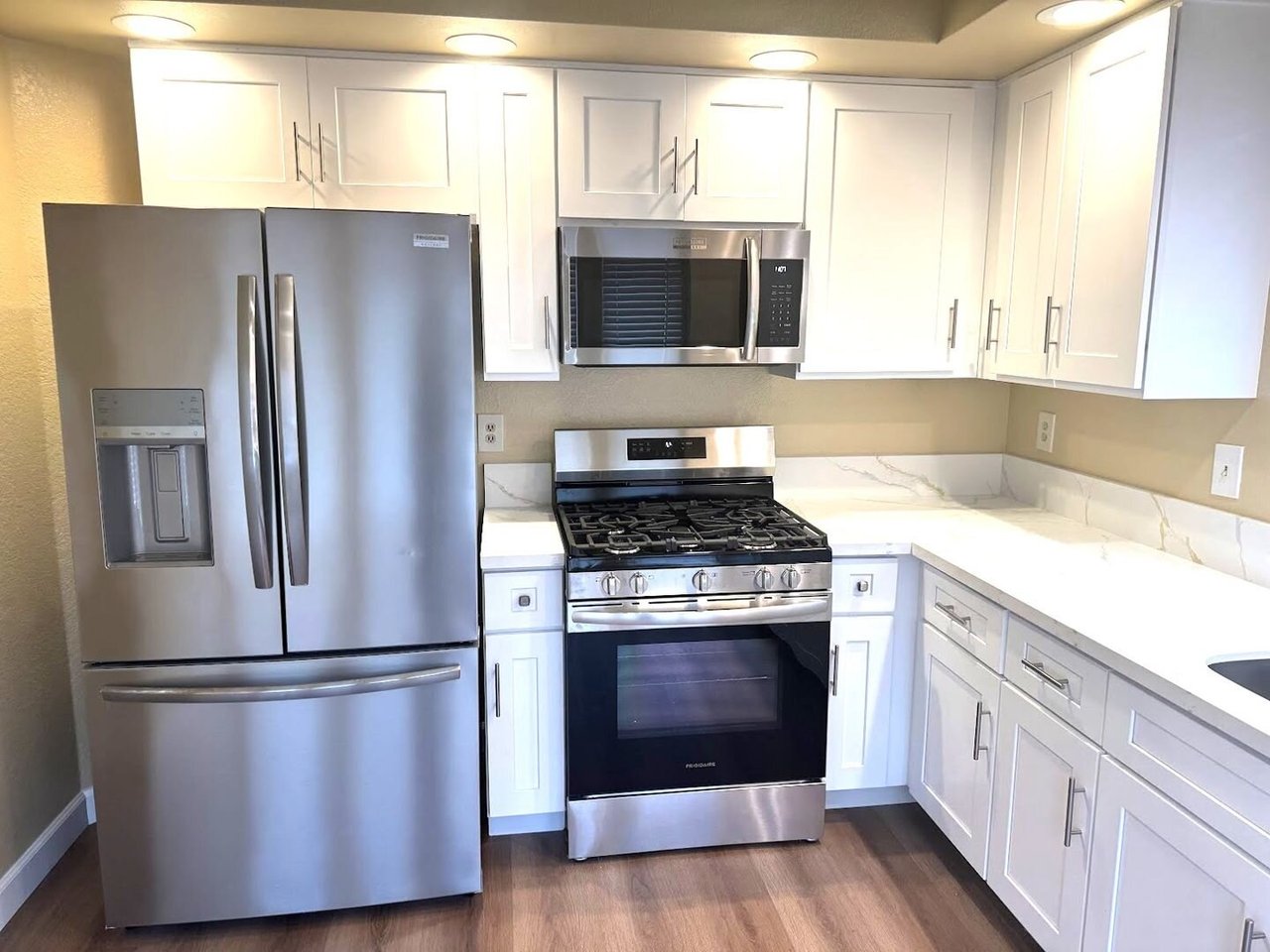 11968 Maple Leaf Ln Fontana, CA 92337