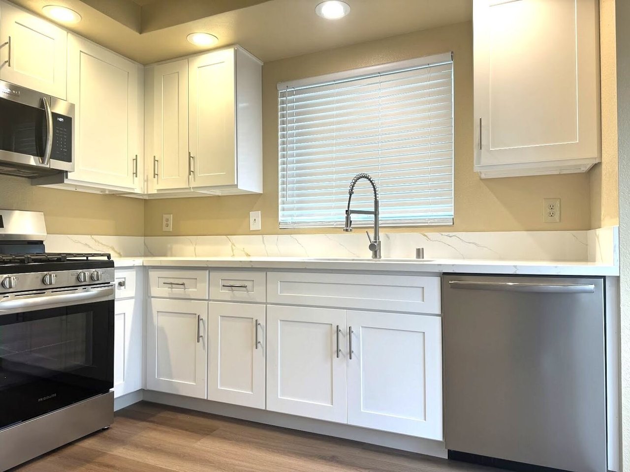 11968 Maple Leaf Ln Fontana, CA 92337
