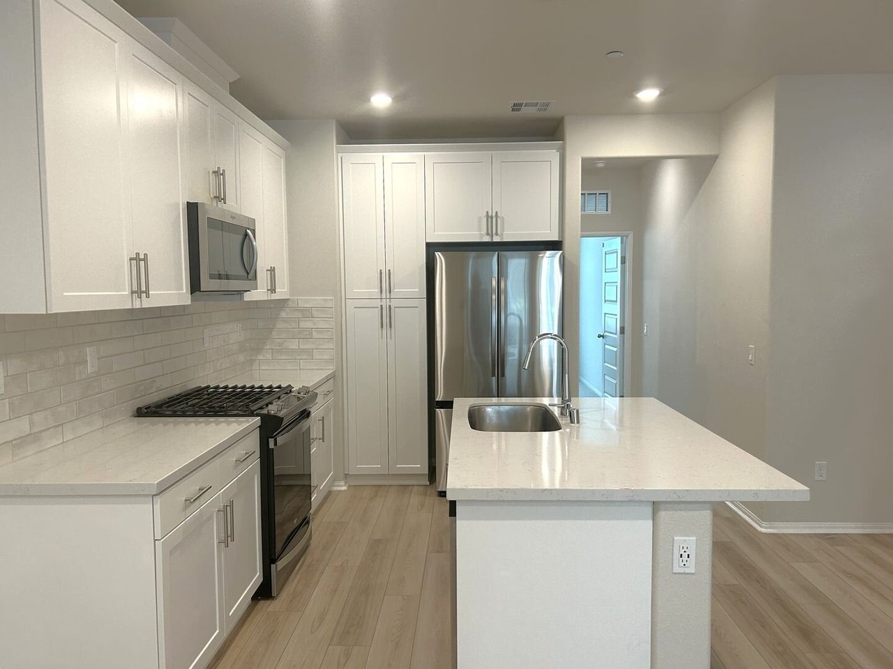 1696 Cayton Loop West Covina, CA 91790