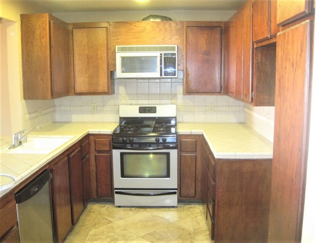 2441 Sylvian Lane La Verne, CA 91750