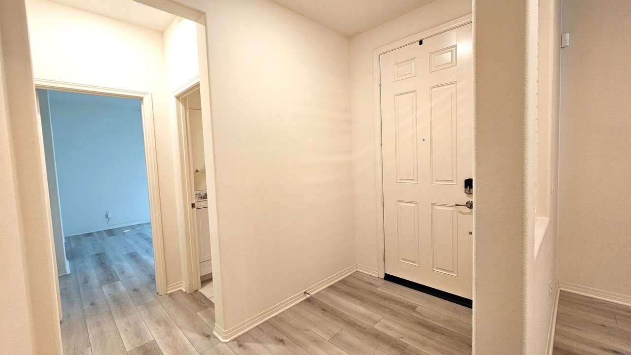 16736 Stags Leap Ln Fontana, CA 92336