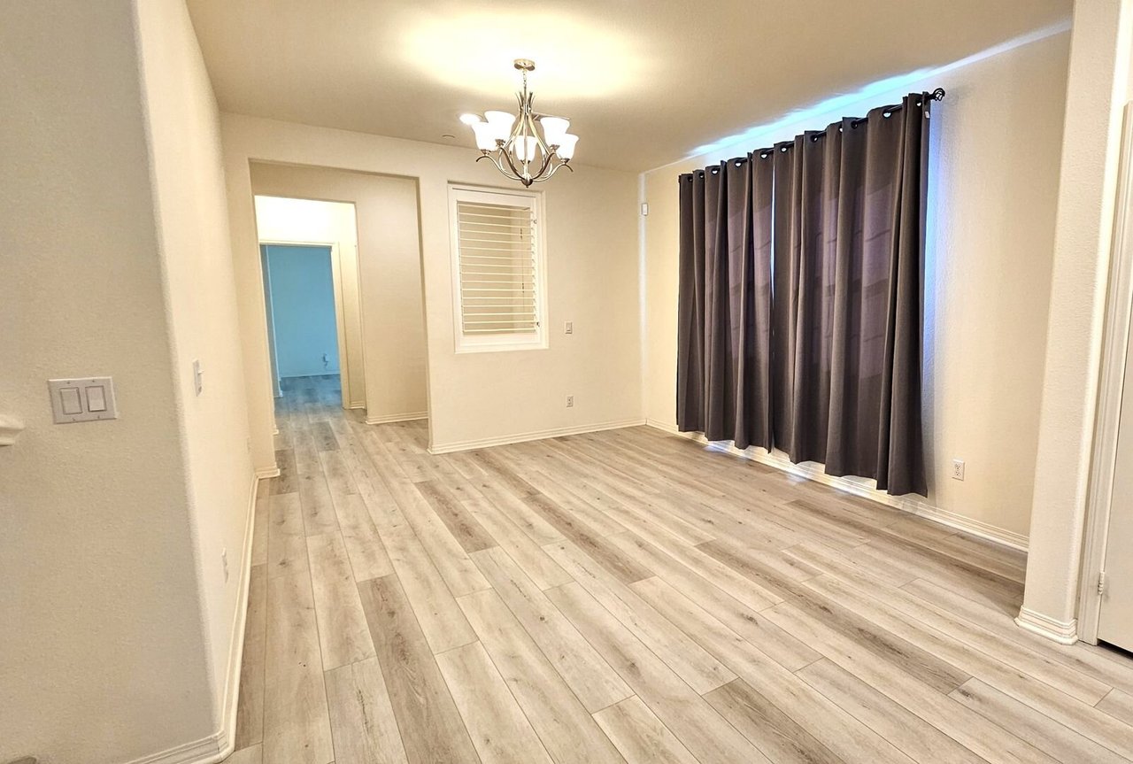 16736 Stags Leap Ln Fontana, CA 92336